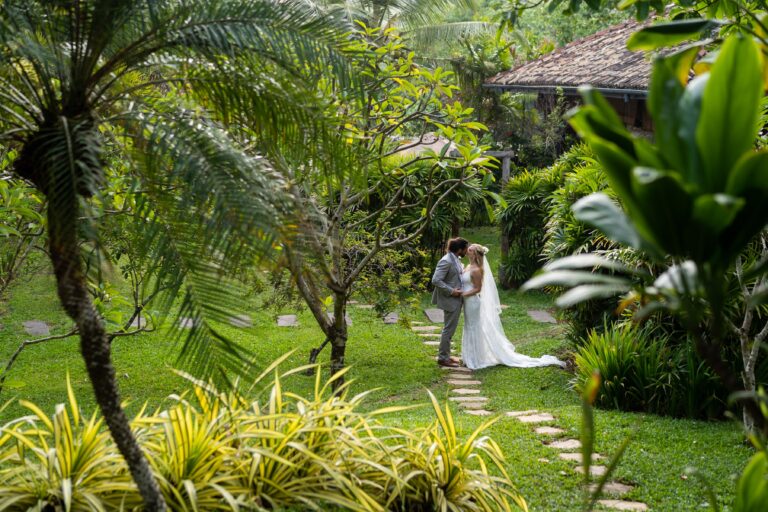 Lauren and Saul’s Destination Wedding at Eraeliya Villas in Weligama, Sri Lanka